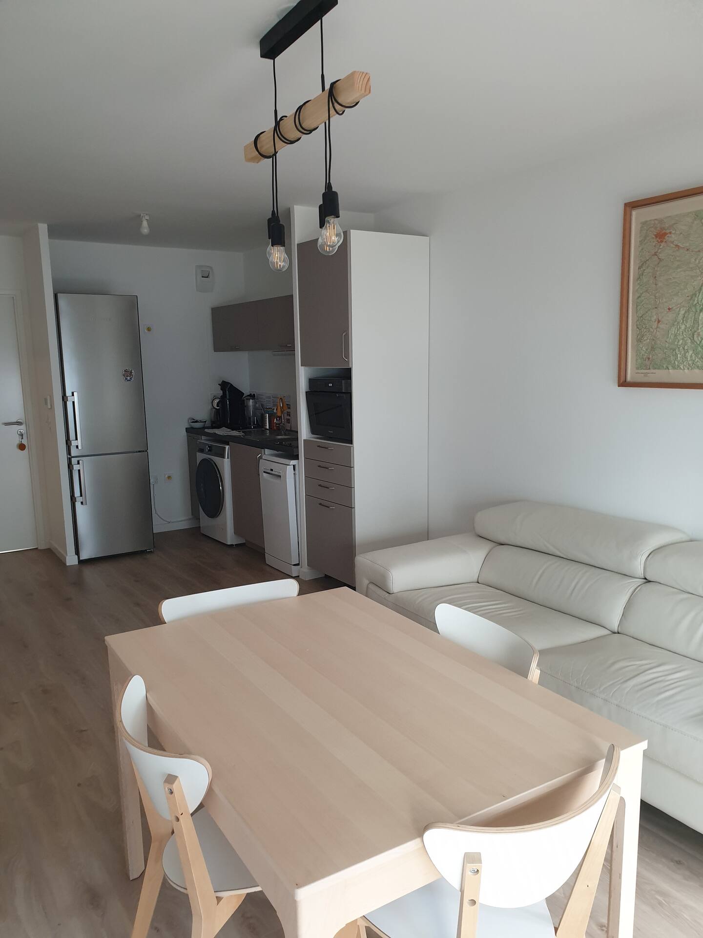 Le salon vu du balcon avec votre chambre en face