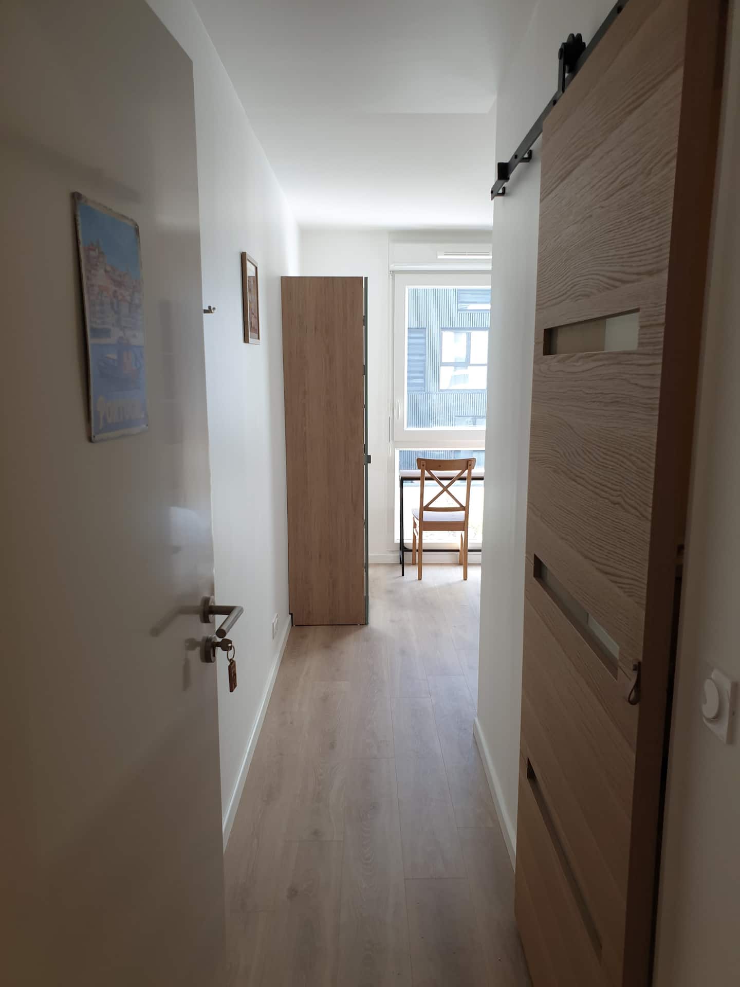 Entrée dans la chambre